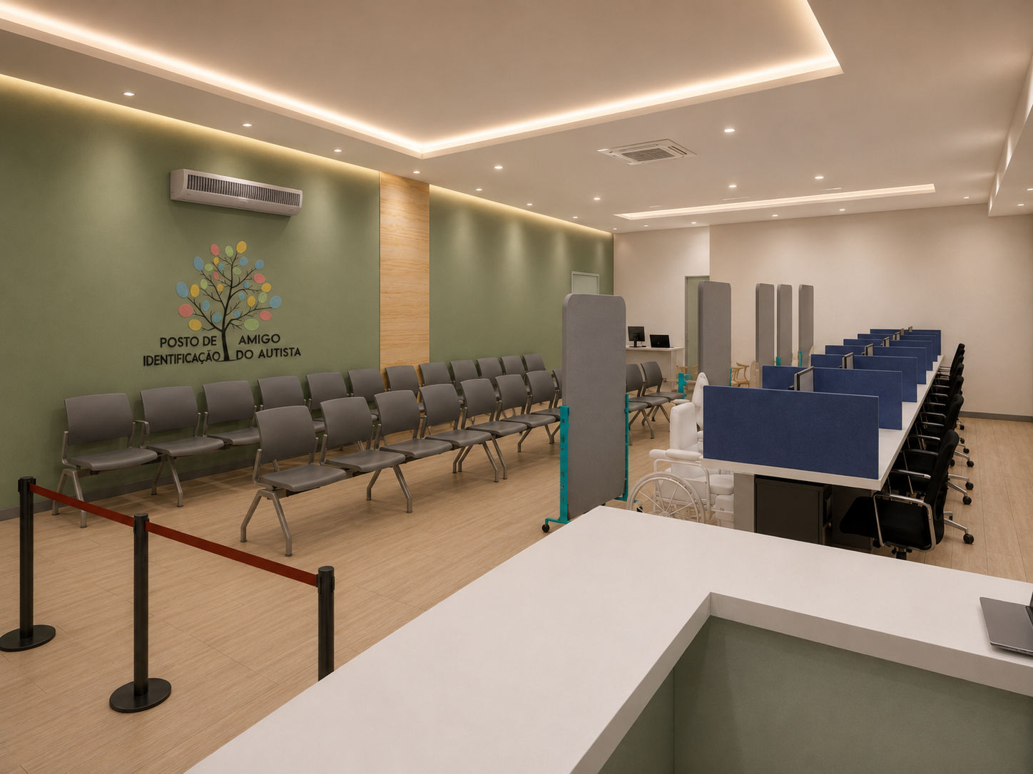 Sala de espera do Posto de Identificação Amigo do Autista: parede verde-sálvia, iluminação indireta em sanca, cadeiras de espera e baias com divisórias acústicas azuis.
